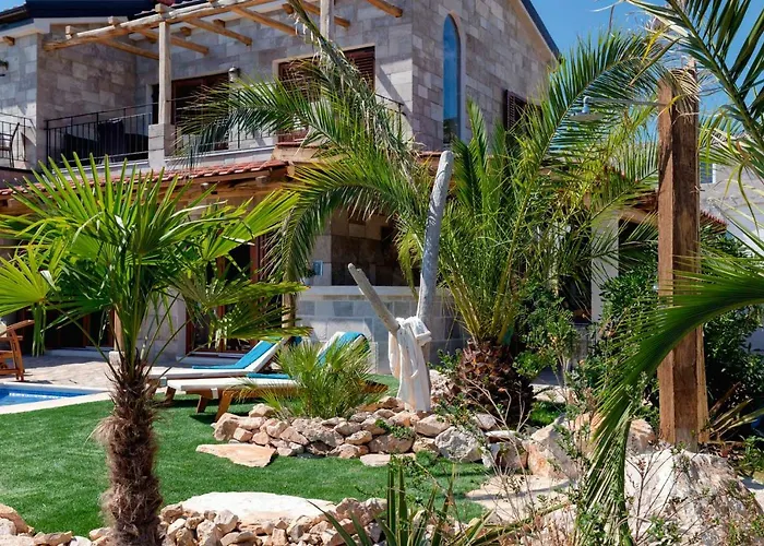 Luxury Galapagos Hvar Town
