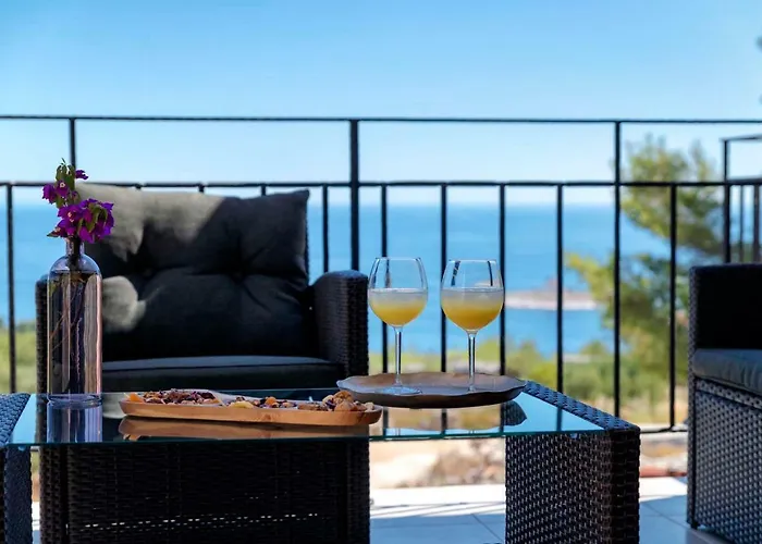 Luxury Galapagos Vila Hvar Town