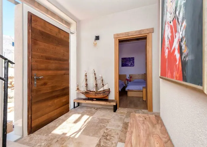 Luxury Galapagos * Hvar Town