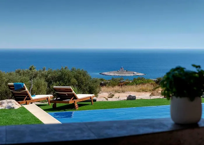 Luxury Galapagos Hvar Town