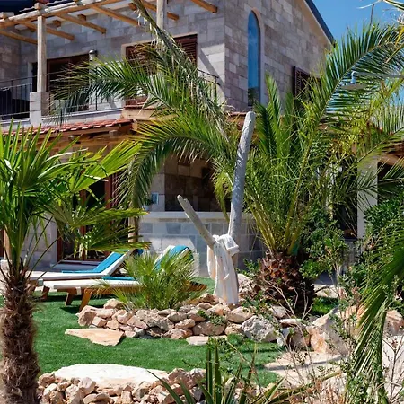 Luxury Galapagos Hvar Town