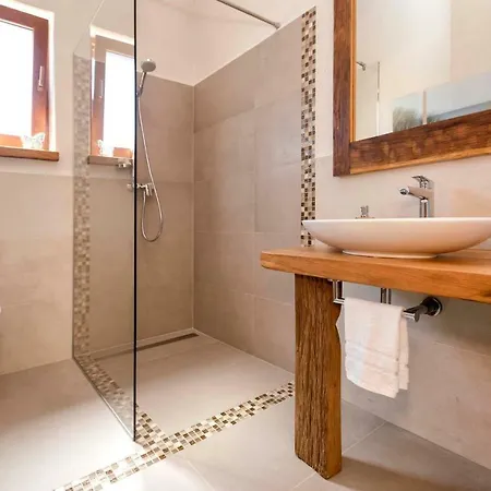 Luxury Galapagos * Hvar Town