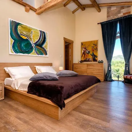 Luxury Galapagos Villa Hvar Town