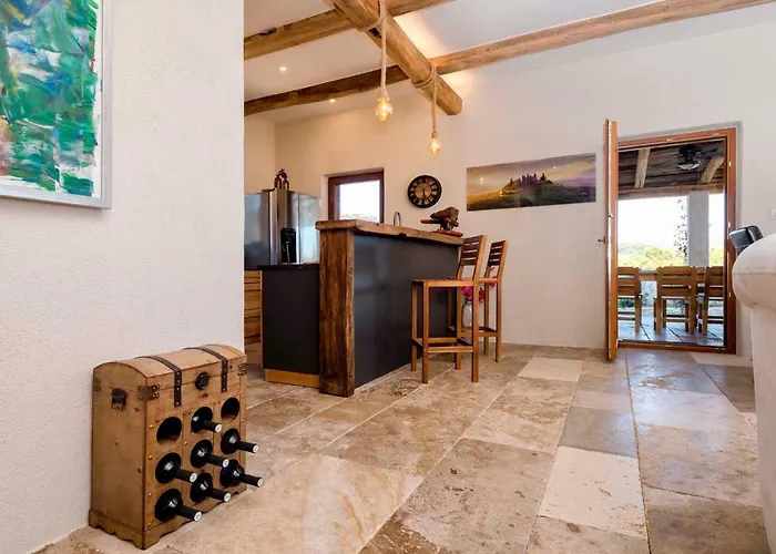 Luxury Galapagos هفار