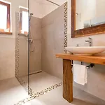 Luxury Galapagos * Hvar Town