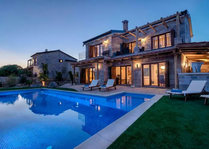 Luxury Galapagos * Hvar Town